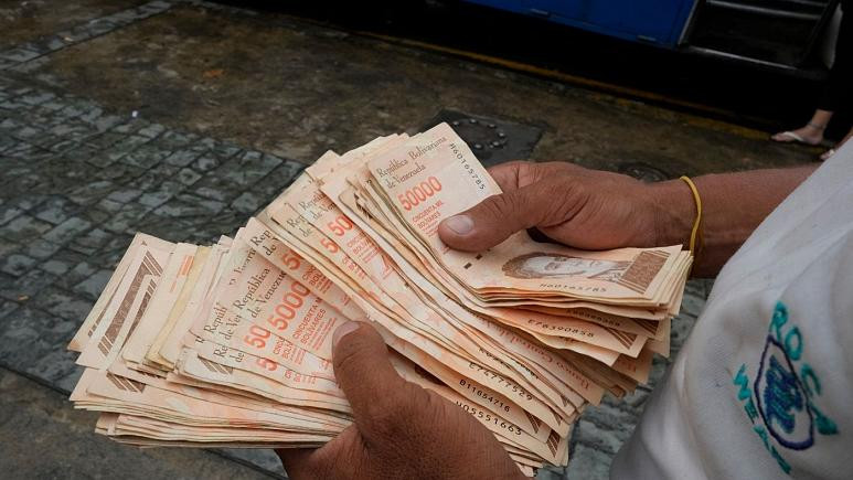 ونزوئلا شش صفر  دیگر از پول خود را حذف کرد