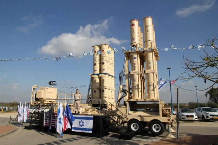 آذربایجان در حال بررسی خرید سامانه پدافند هوایی «آروو-3» از اسرائیل
