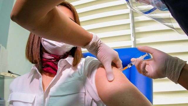 آغاز تزریق دوز سوم واکسن کرونا در جمهوری آذربایجان