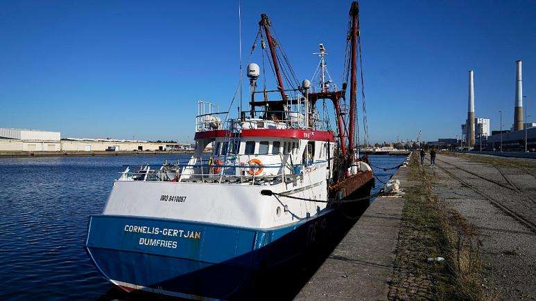 اختلافات بر سر ماهیگیری؛ فرانسه یک کشتی بریتانیایی را توقیف کرد