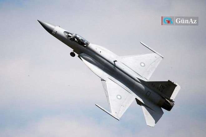 آذربایجان خرید جنگنده جی اف-17 از پاکستان را بررسی می کند