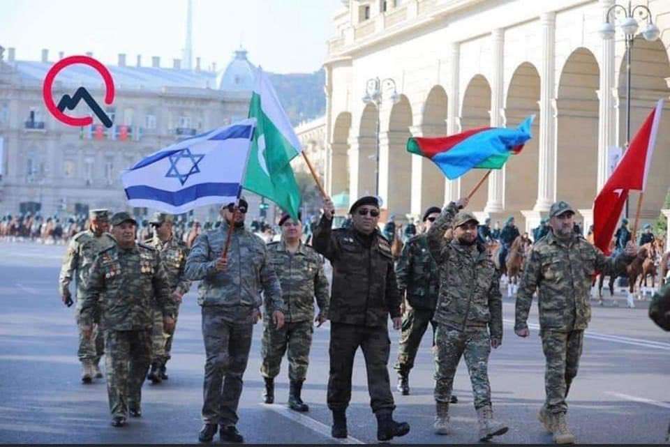 احتزاز پرچم های اسرائیل، پاکستان و ترکیه در مراسم چشن پیروزی ارتش آذربایجان + تصویر