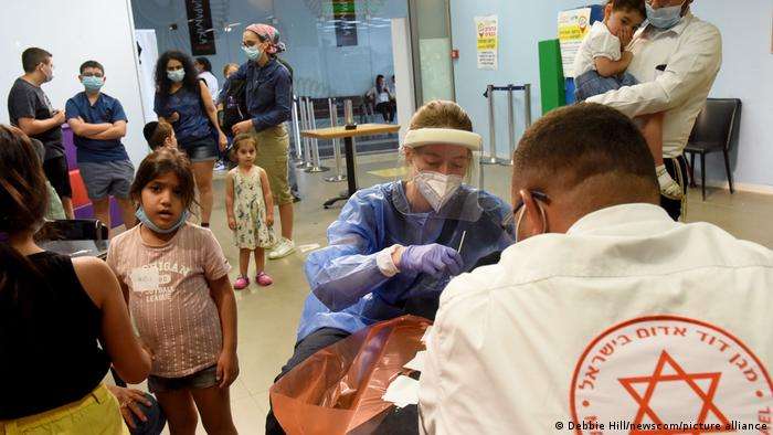 کودکان ۵ تا ۱۱ ساله در اسرائیل واکسینه می‌شوند