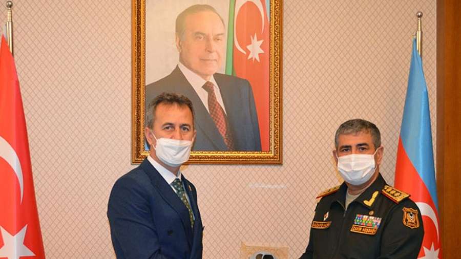 وزیر دفاع آذربایجان، مدیر شرکت آسلسان را به‌حضور پذیرفت