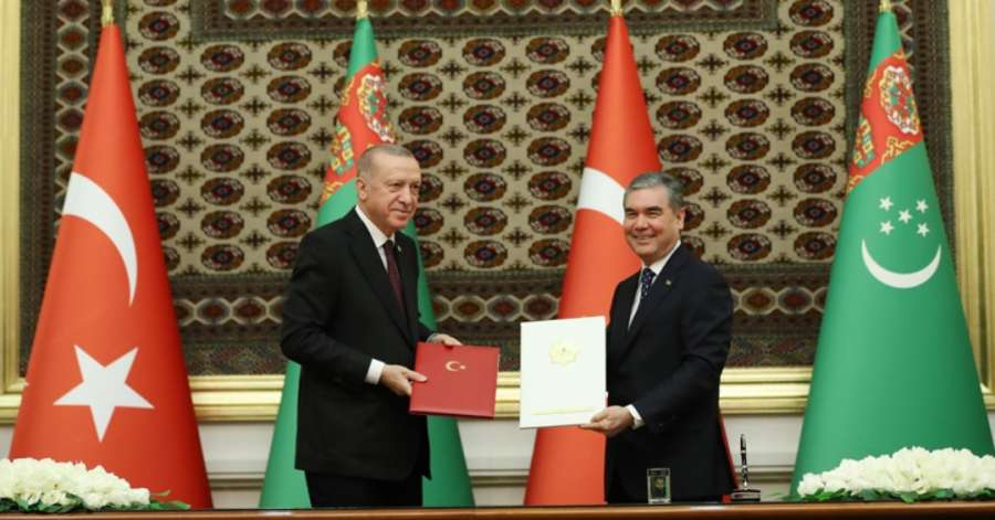 استقبال رسمی از اردوغان و امضای 8 توافق‌نامه در ترکمنستان - تصویر