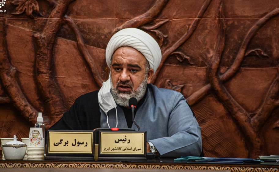 رئیس شورای شهر تبریز: معترضان آذربایجانی را «اغتشاشگر»، معترضان اصفهانی را «کشاورز» می نامند