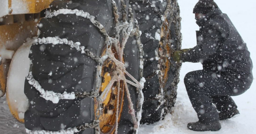 برف سنگین راه ۵۰ روستای خلخال را بست