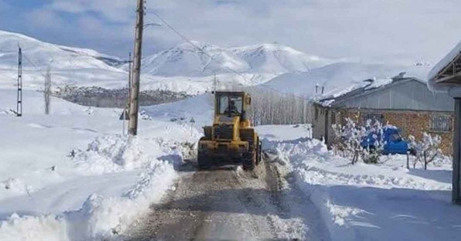 تداوم طغیان برف در آذربایجان‌غربی؛ راه ارتباطی ۳۷۴ روستا مسدود است