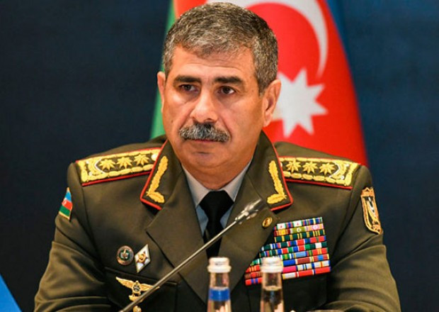 وزیر دفاع آذربایجان به تهران می رود