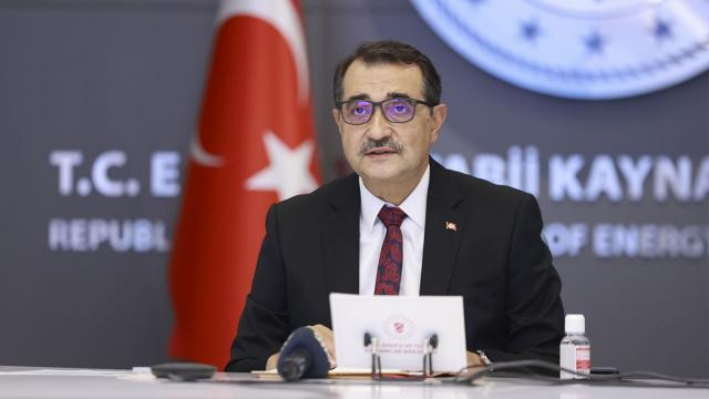 وزیر انرژی ترکیه: هیچ بدهی گازی به ایران نداریم