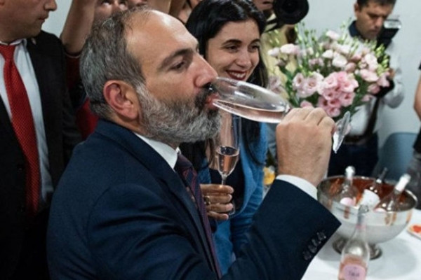 بدمستی پاشینیان در حضور وزیر کشور گرجستان