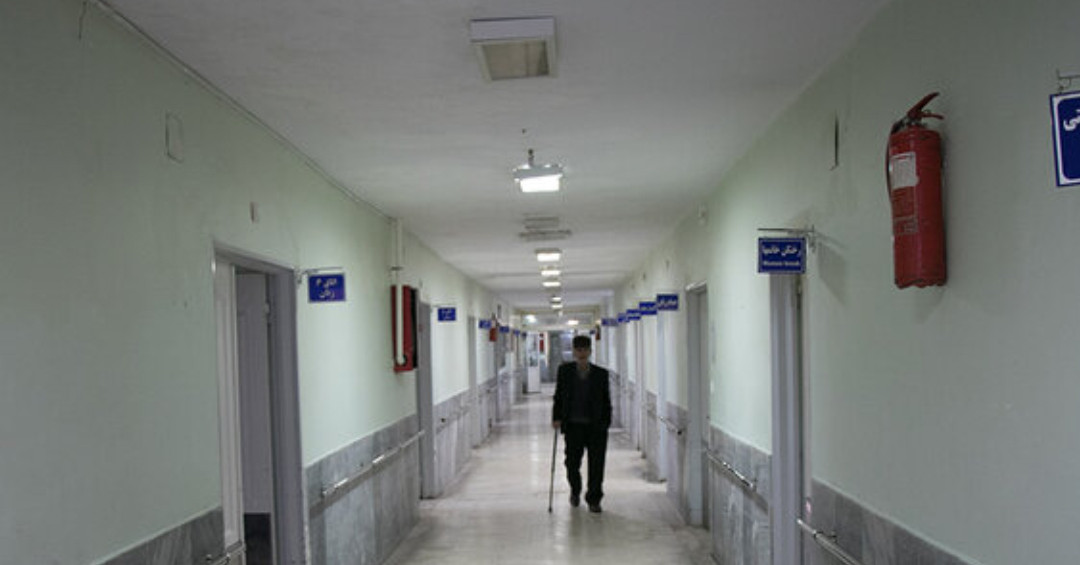اخراج فرزندان جزامیان از بابا باغی تبریز - ویدئو