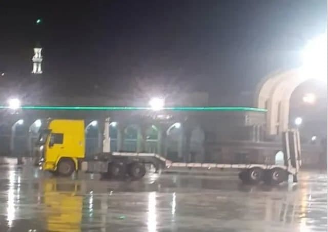 حمله یک راننده با تریلر به «مسجد جمکران»