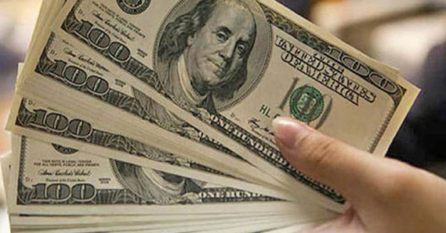عیدی دلاری/ دلارهای نو در بازار تهران گران‌تر است