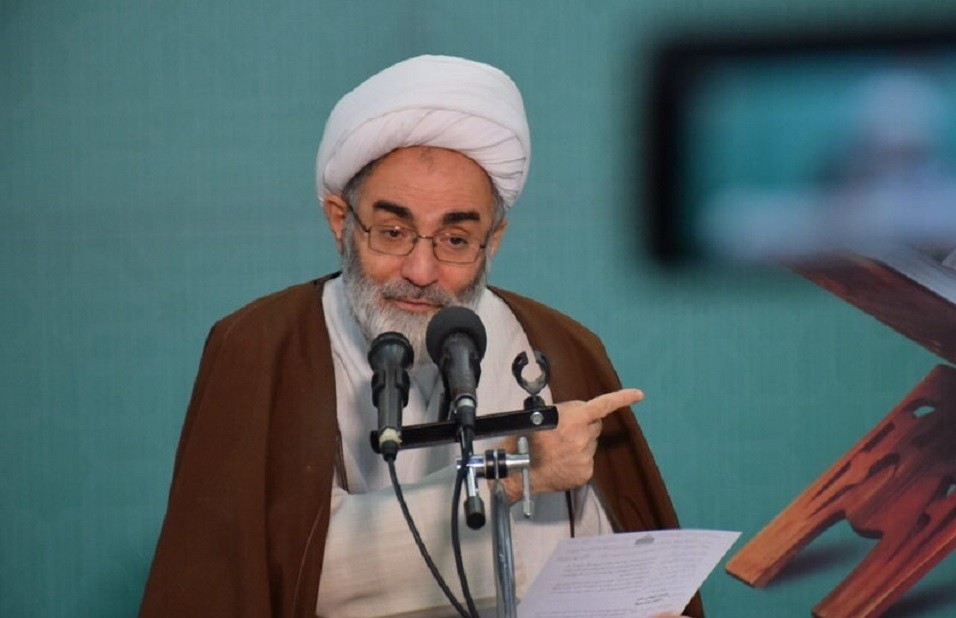 امام جمعه رشت: مقصر فقر و گرانی خداست