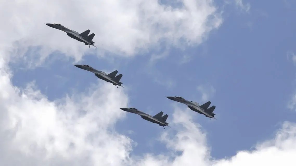 پرواز تهدید‌آمیز جنگنده‌های روسیه و چین در اطراف ژاپن