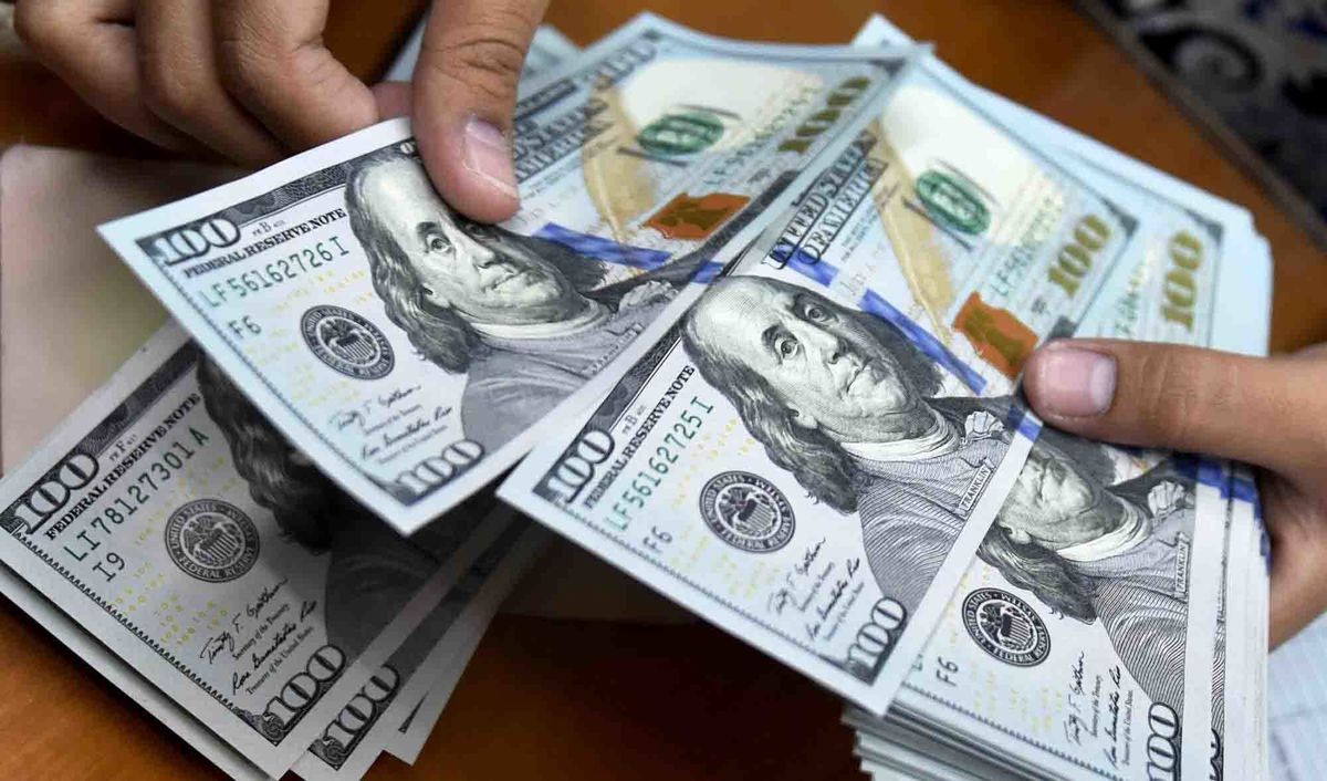 قیمت دلار به مرز ۳۲ هزار تومان رسید