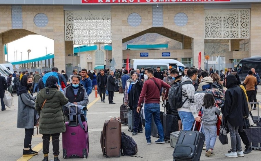 پر شدن تمام هتل های شهر وان ترکیه در تعطیلات سالمرگ خمینی
