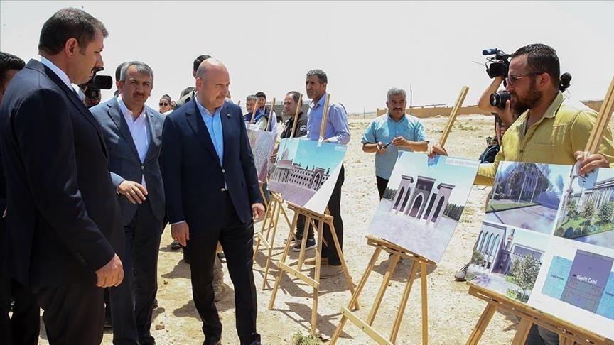 بازدید وزیر کشور ترکیه از پروژه‌های عمرانی در شمال سوریه