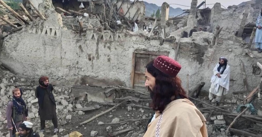 زلزله در افغانستان: آمار کشته‌ها بیش از ١٠٠٠ تن و زخمی‌ها بیش از ١٥٠٠ تن