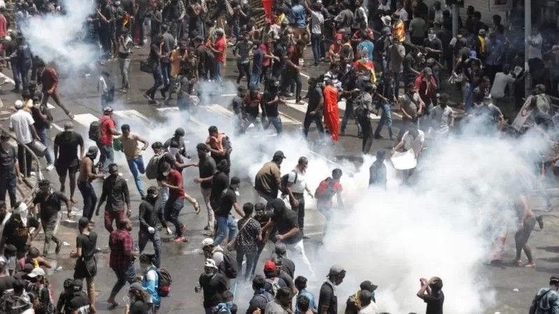 تظاهرکنندگان مخالف دولت سریلانکا به اقامتگاه رئیس جمهوری حمله کردند