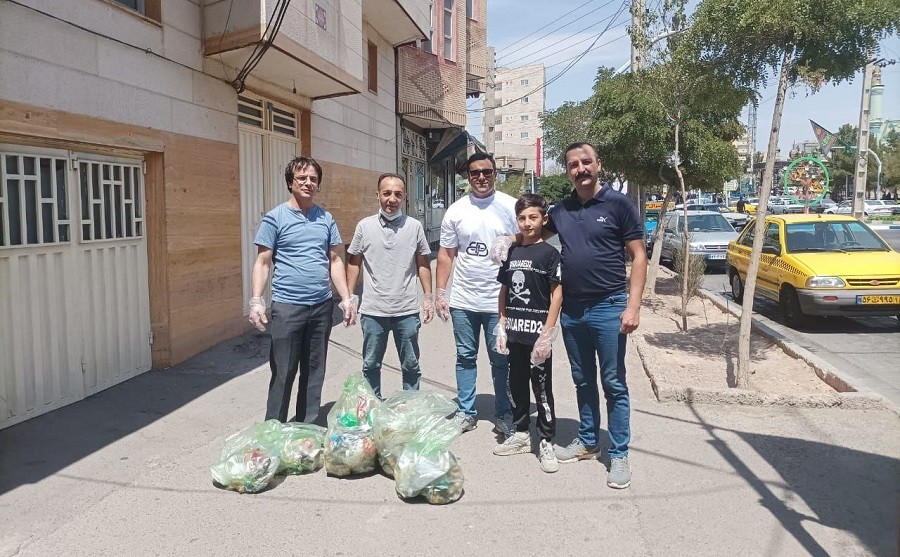 همزمان با مراسم تاسوعا؛ جمع آوری زباله از سطح شهر تبریز توسط فعالین ملی آذربایجان