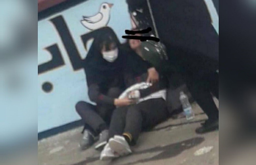 ضرب و شتم و بازداشت دانش آموزان اردبیلی و شعار «مرگ بر دیکتاتور» دانش آموزان + فیلم