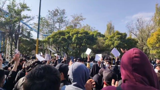 دانشجویان دانشگاه اردبیل: "مرگ بر خامنه ای" + ویدئو