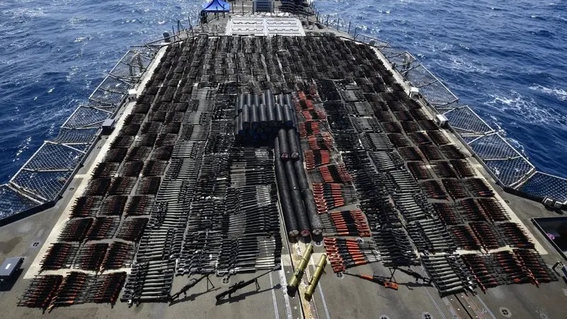 کشتی حامل مهمات جنگی و سوخت موشک ارسالی ایران به یمن در خلیج عمان توقیف شد