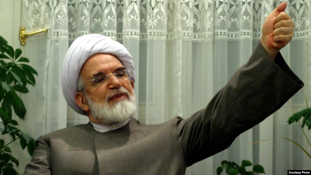 اعتراض کروبی به اعدام محسن شکاری؛ خامنه ای هر اعتراض را به دشمن نسبت می‌دهد تا زمینه سرکوب را فراهم کند