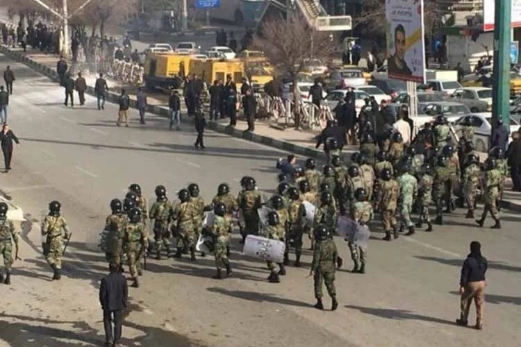 شمار جان‌باختگان اعتراضات در ایران به ۴۹۳ نفر رسید