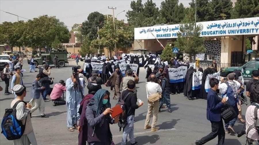 طالبان تحصیل دختران در دانشگاه را ممنوع کرد