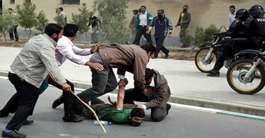 ادعای وزیر ایران: «لباس شخصی نداریم»