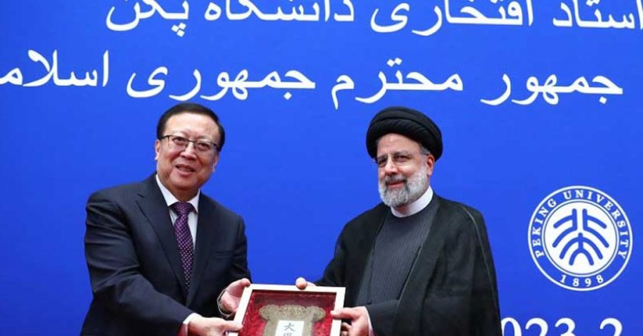 انتقاد تند پژوهشگر چینی آمریکایی از ارائه دکترای افتخاری به رئیسی در پکن