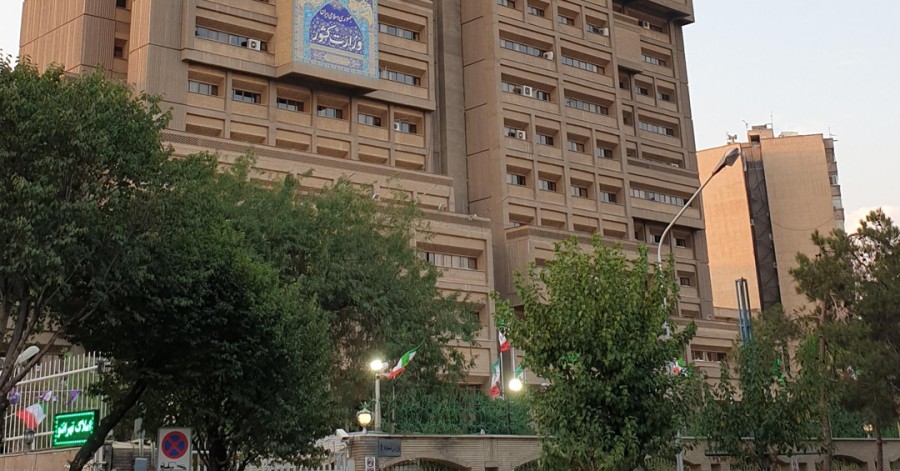 وزارت کشور ایران: مواد سمی و خطرناک در هیچ‌یک از دانش‌آموزان یافت نشد