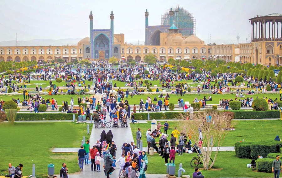 تکمیل ظرفیت اقامتگاه‌های استانهای فارس نشین و خالی ماندن اقامتگاه‌های استانهای آذربایجان