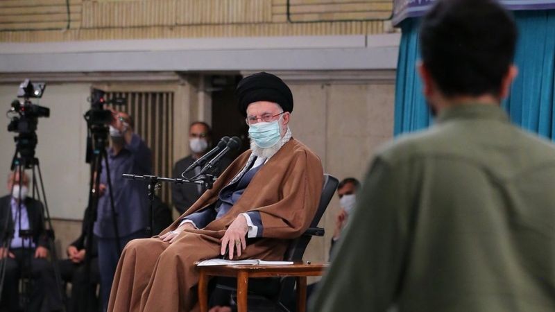 تنش در دیدار خامنه‌ای با دانشجویان بسیجی