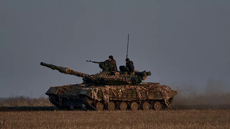 روسیه عقب‌نشینی تا «مواضع دفاعی» در باهموت را تایید کرد؛ اوکراین بخش‌های بیشتری را بازپس گرفت