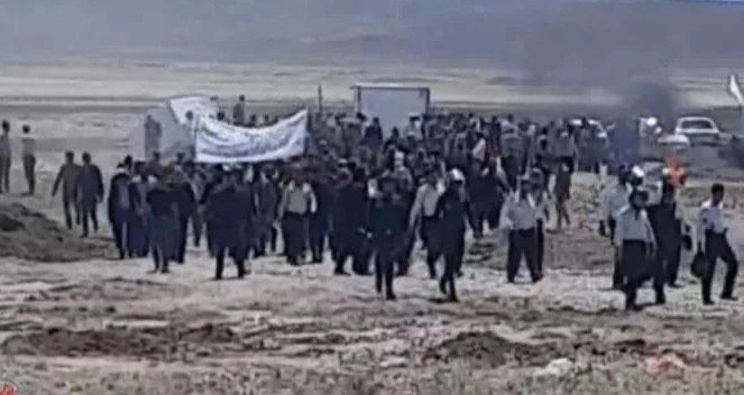 ضرب و شتم ۴۳ نفر از بازداشت شدگان اعتراض به اشغال زمین‌های یکانات مرند