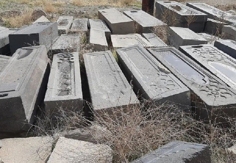 Təbriz yaxınlığında yerləşən Kürücan tarixi məzarlığı dağıdılır