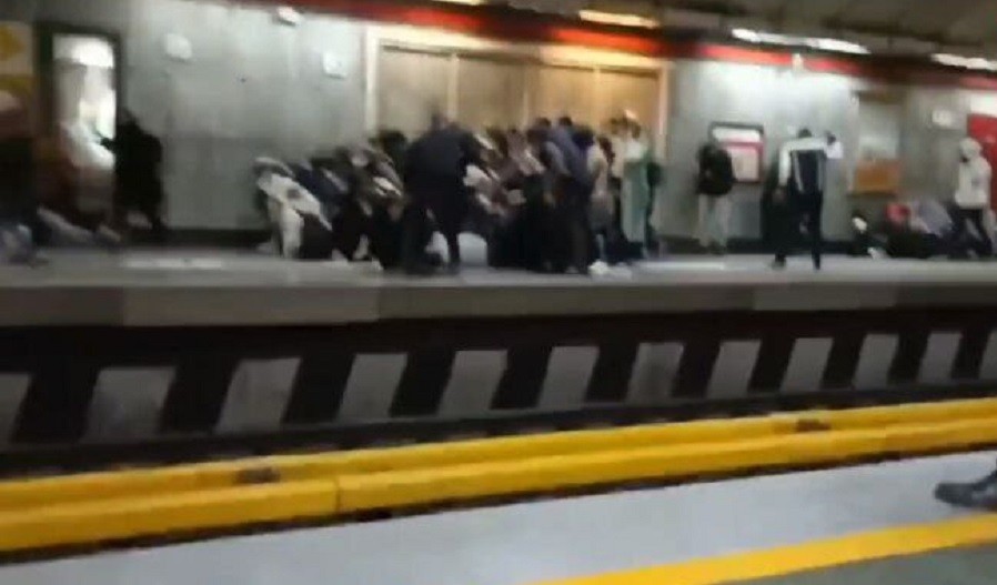Tehran metrosunda vətəndaşlara atəş açılıb-VİDEO