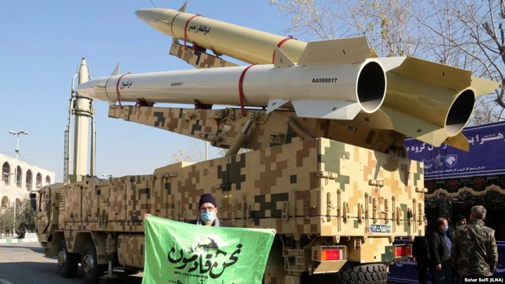 Tehranda SEPAH-ın ballistik raketləri nümayiş etdirilib