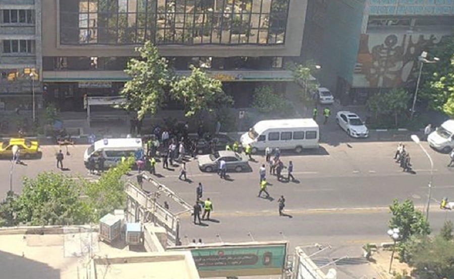 Tehranda silahlı atışma olub-İki zabit öldürülüb