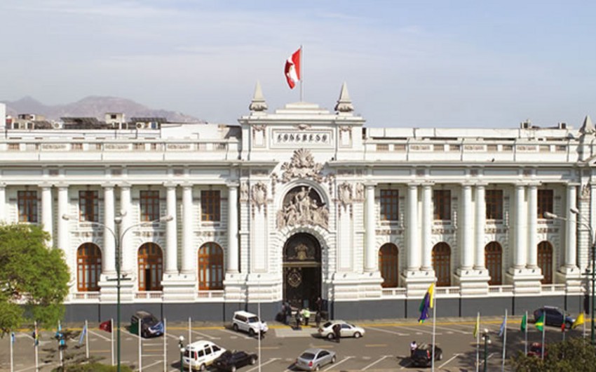 Peru parlamenti Meksika prezidentini “persona non qrata” elan edib