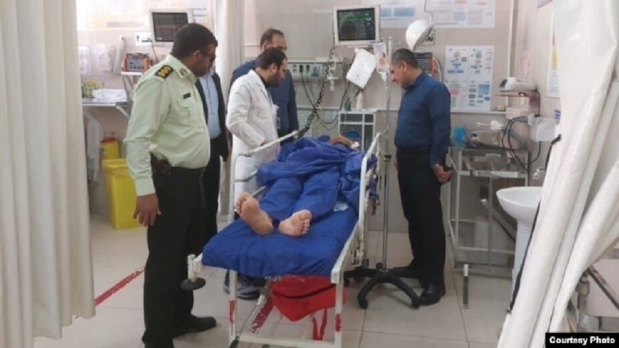 Şirazda məscidə bıçaqlı hücum nəticəsində 8 nəfər yaralanıb