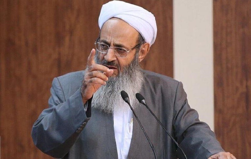 Din xadimləri İranın dövlət quruluşu ilə bağlı referendum keçirilməsini tələb edib