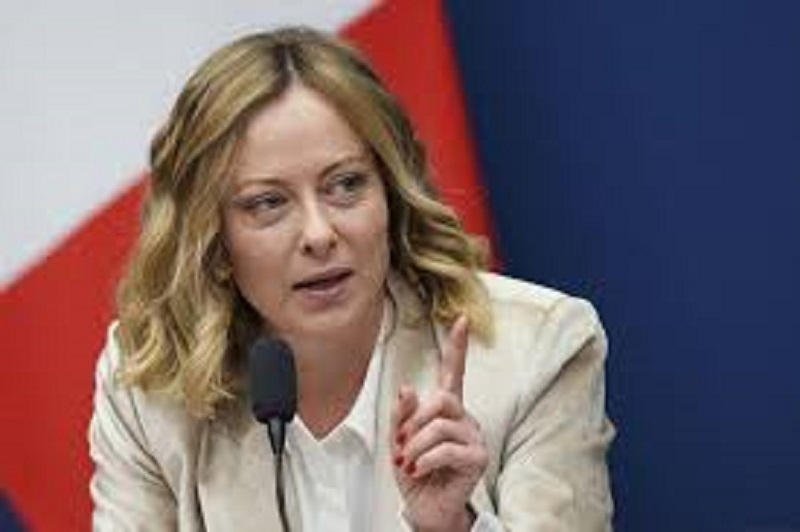 Meloni: Gəmilrin Hörmüzdən keçməsi üçün rüsum tutulmamalıdır