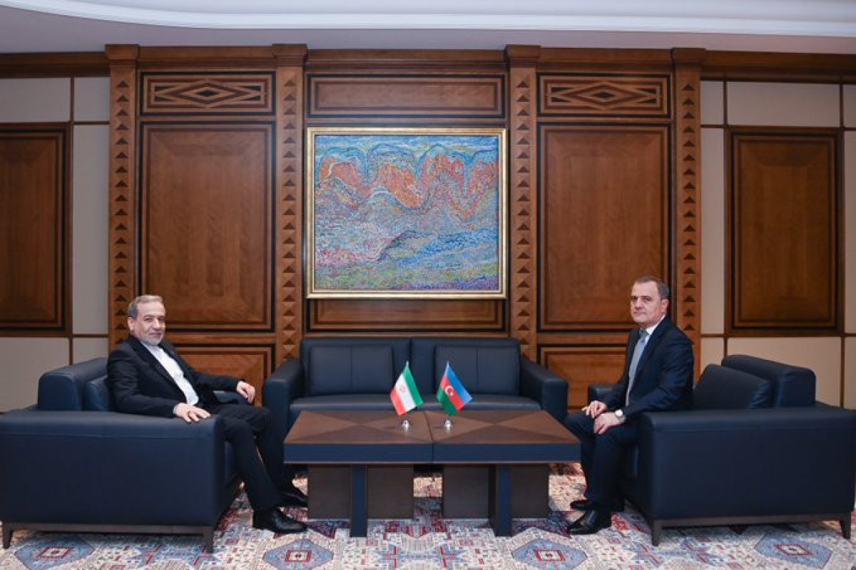 Ceyhun Bayramov Əraqçi ilə görüşüb