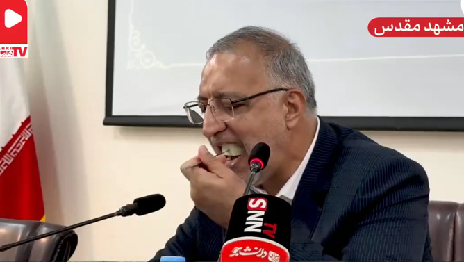 Tehran meri qovun yeyə-yeyə Xameneinin vəsiyyətnaməsindən danışdı! (Video)