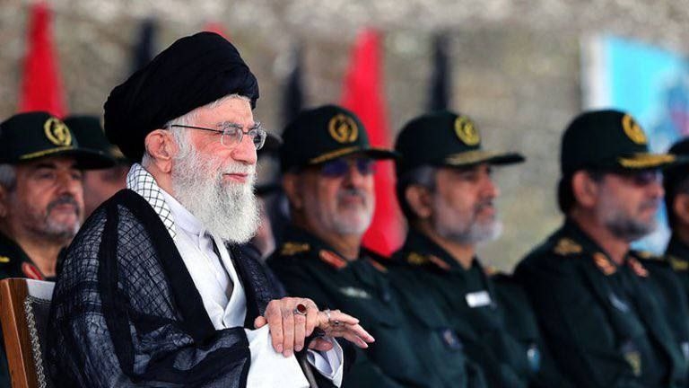 دستور خامنه‌ای به نیروهای مسلح برای آمادگی جنگ با اسرائیل